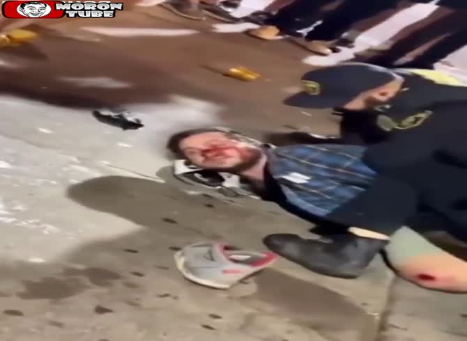 Video :A Missouri police officer is being investigated for assaulting a guy who was intoxicated